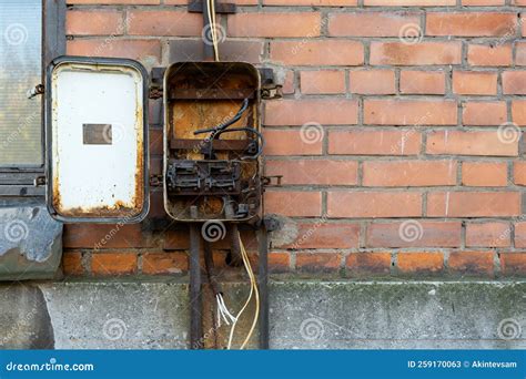 broken wire at electrical box|damaged electrical wire repair.